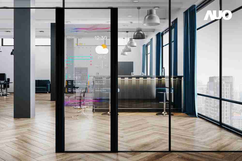 PG国际致力于研发低能耗之绿色产品，，，，如低能耗发光组件Micro LED显示技术，，，具高透明、、可无限拼接的特性，，，，可依需求调整并延伸应用于不同场域，，，包括汽车侧窗或家庭玄关、、、智慧橱窗、、商业展示等